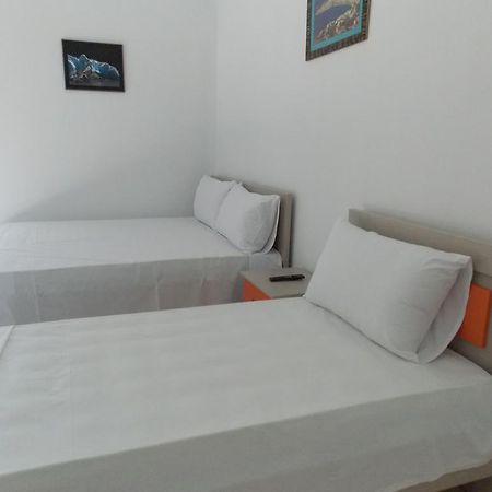 Guest House Vila Bega ซารานเดอ ภายนอก รูปภาพ