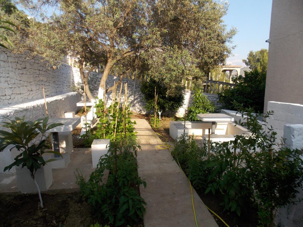 Guest House Vila Bega ซารานเดอ ภายนอก รูปภาพ
